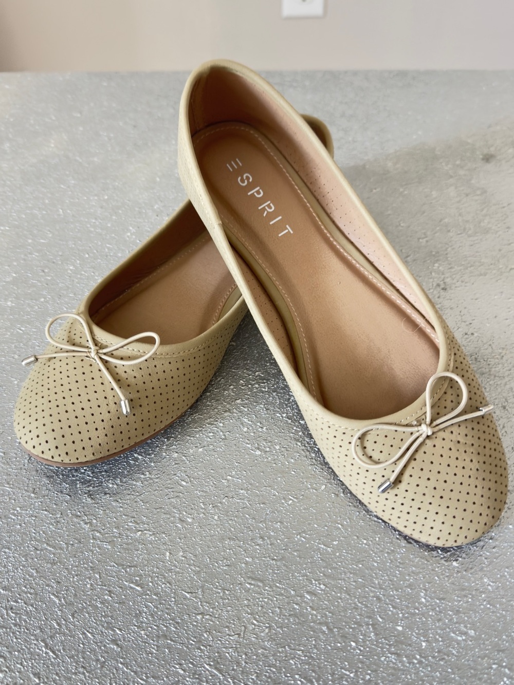 Esprit Beige Perforated Bow Ballet Flats Size 8,5